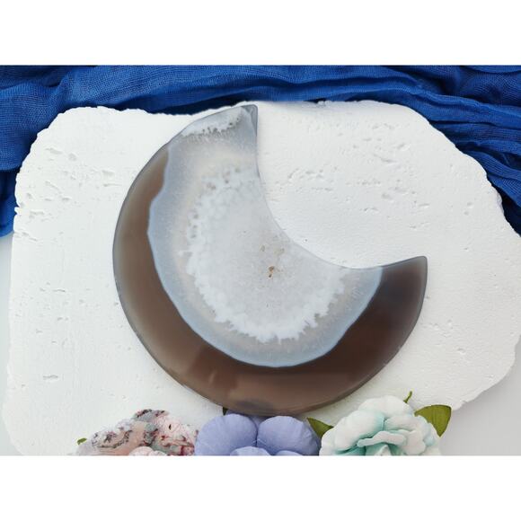 Large Druzy Agate Flat Moon Crystal Carving - Picture 5 of 6